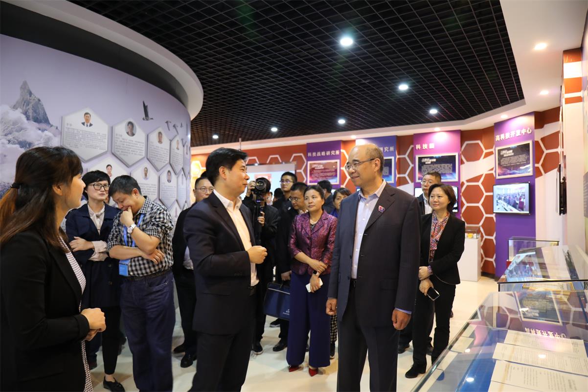 中国科学院相里斌副院长一行深入省科学院调研科技创新工作