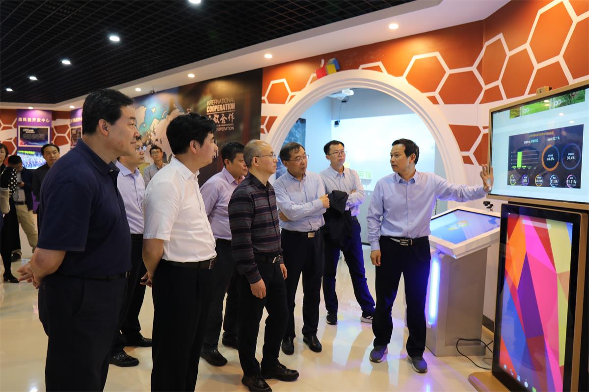 中科院副院长张亚平考察我院及中科院江西中心建设