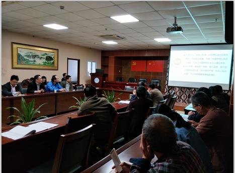 院党组成员李雄辉同志 为我支部党员上党课