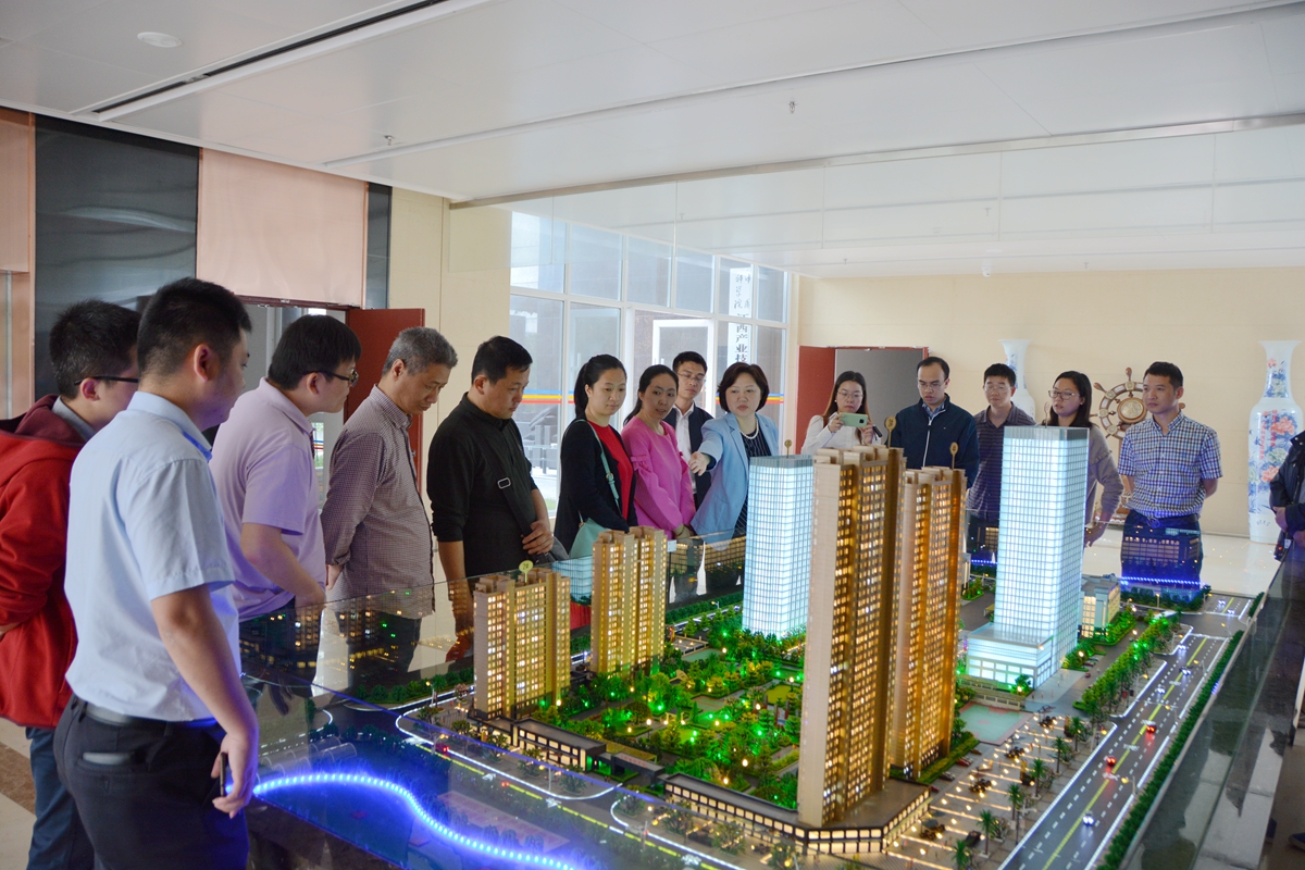 省直机关工委党校第52期青年干部培训班来我院考察调研