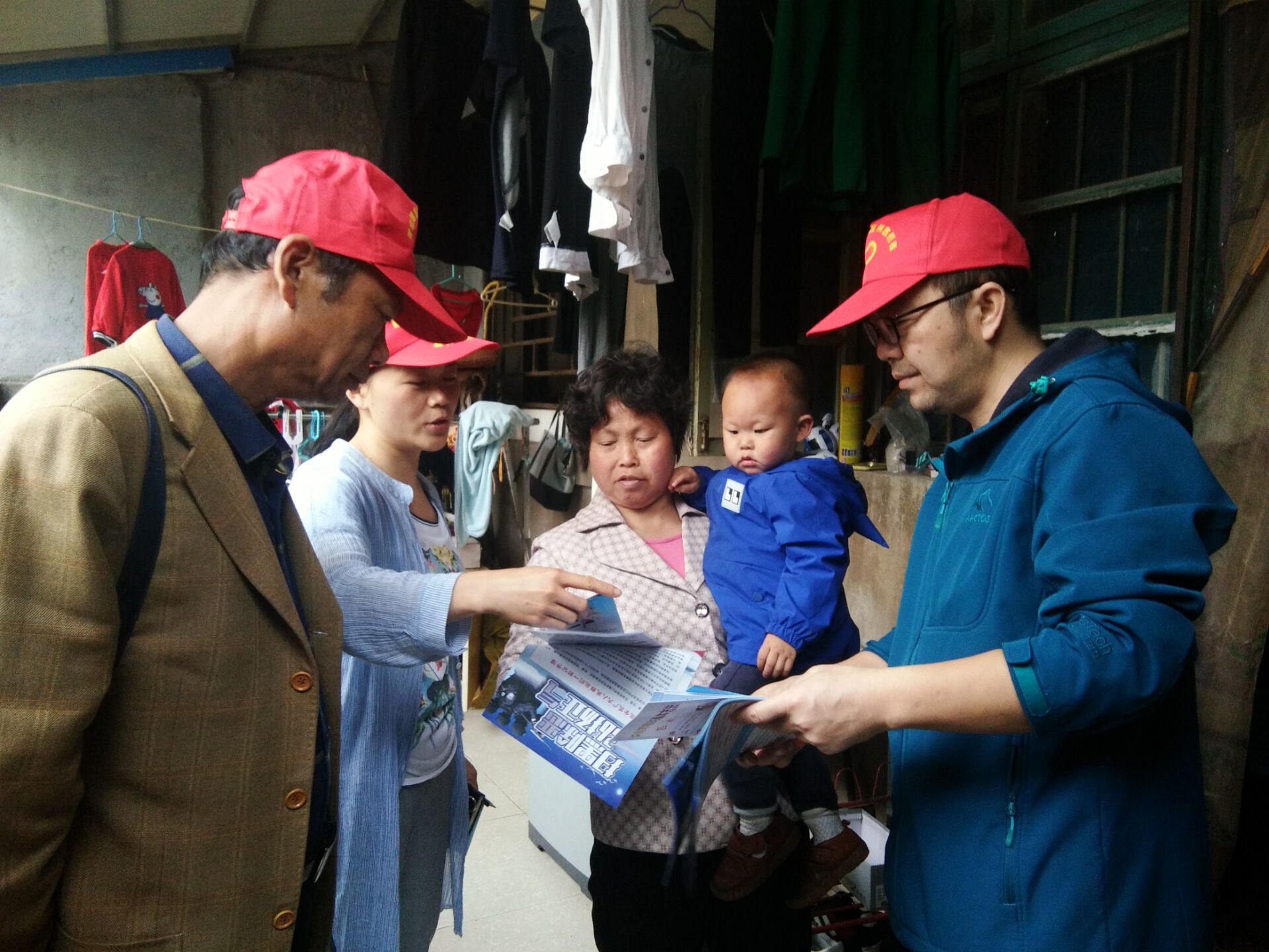 打黑扫恶  弘扬正气  我们在行动