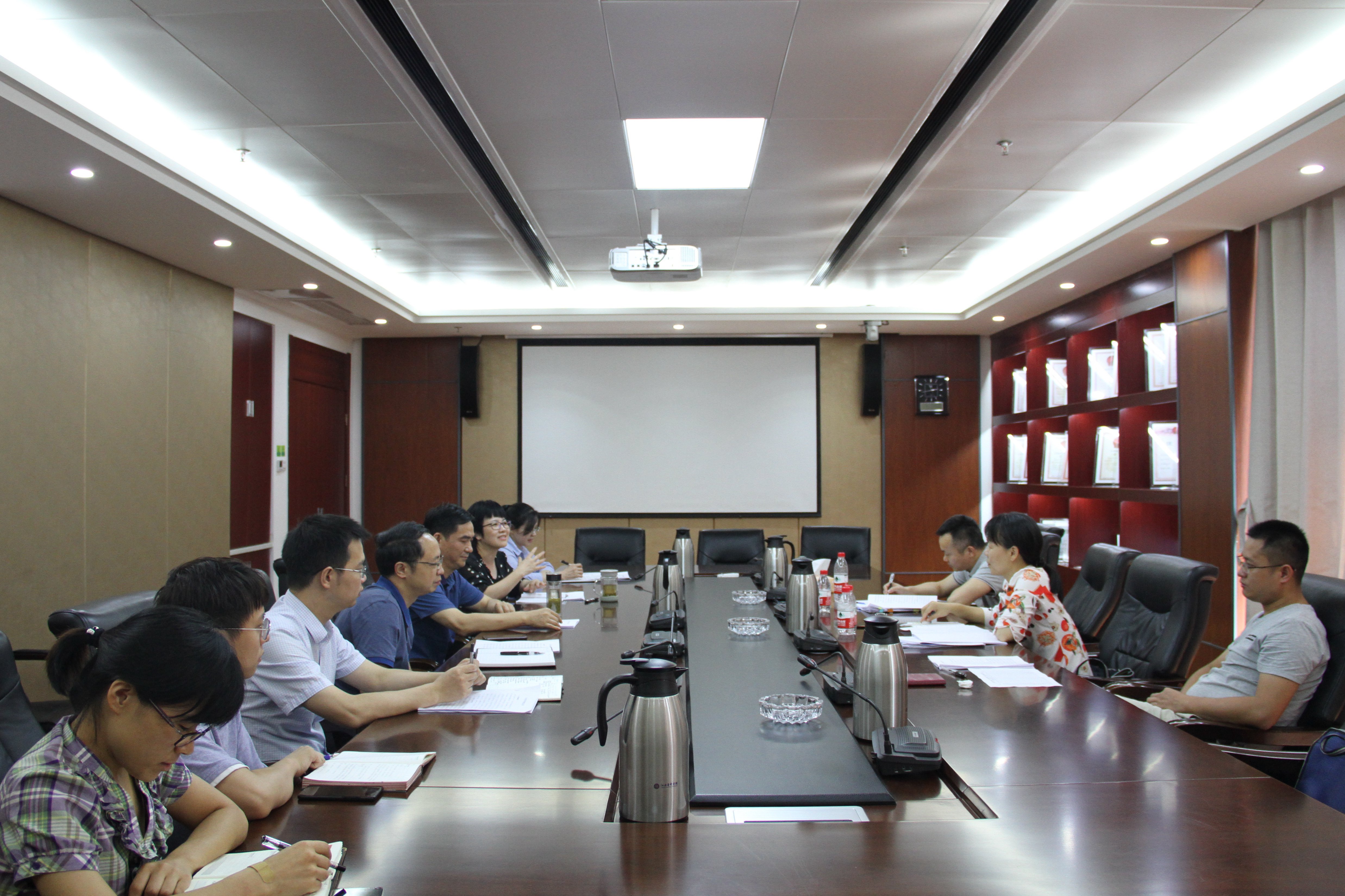 省人社厅领导来我院调研人才绩效情况