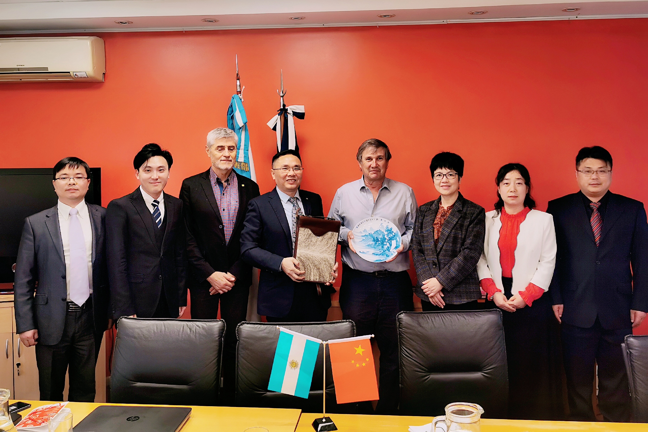 李雄辉副院长带队赴阿根廷、智利开展学术交流