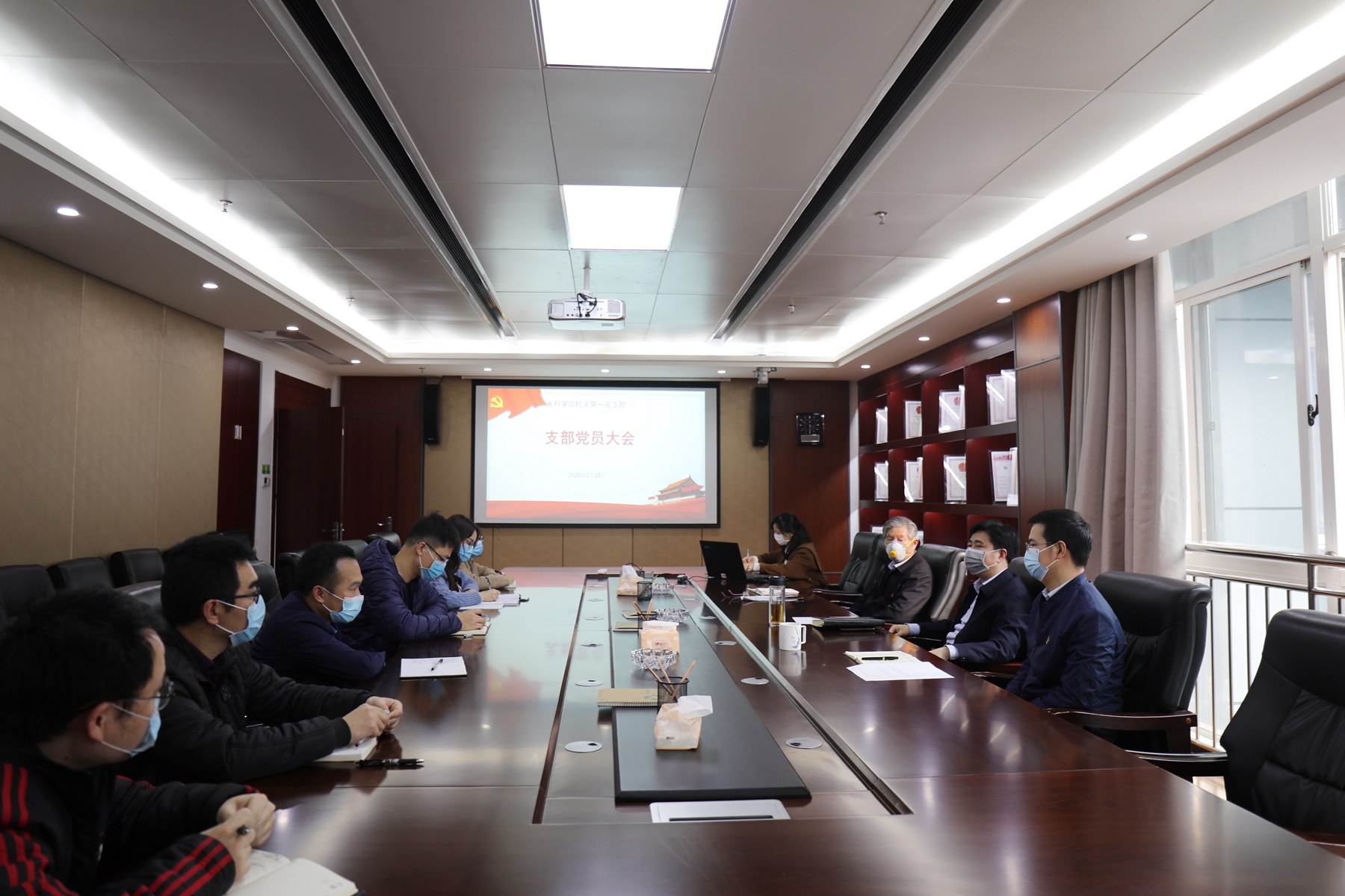 我院机关第一党支部开展“疫情防控党员先行”主题党日活动