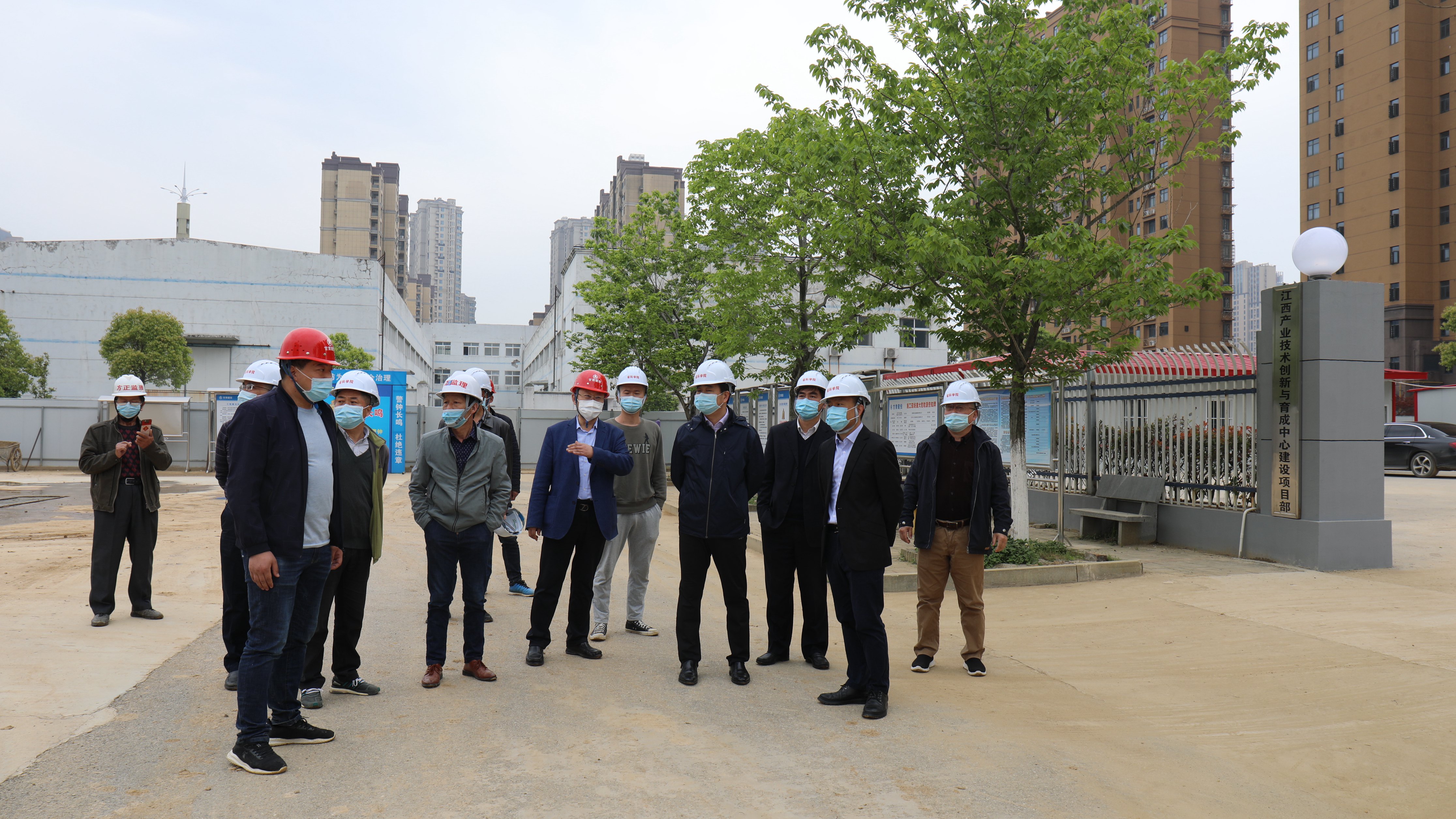 我院领导班子调研江西产业技术创新与育成中心建设项目