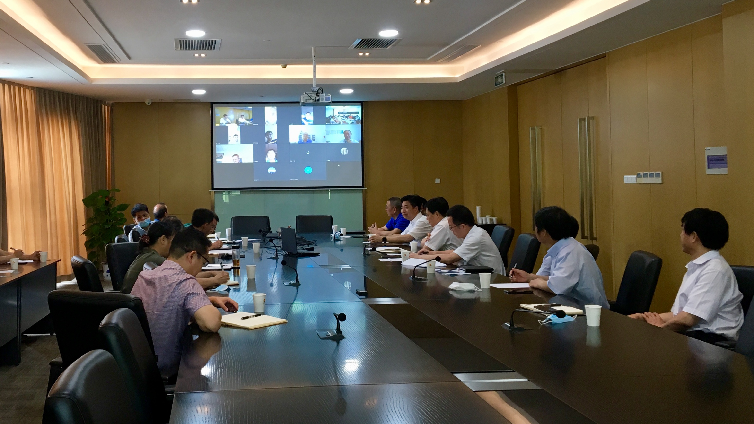 熊绍员出席江铜集团、中科院稀土研究院、江西省科学院三方视频会议