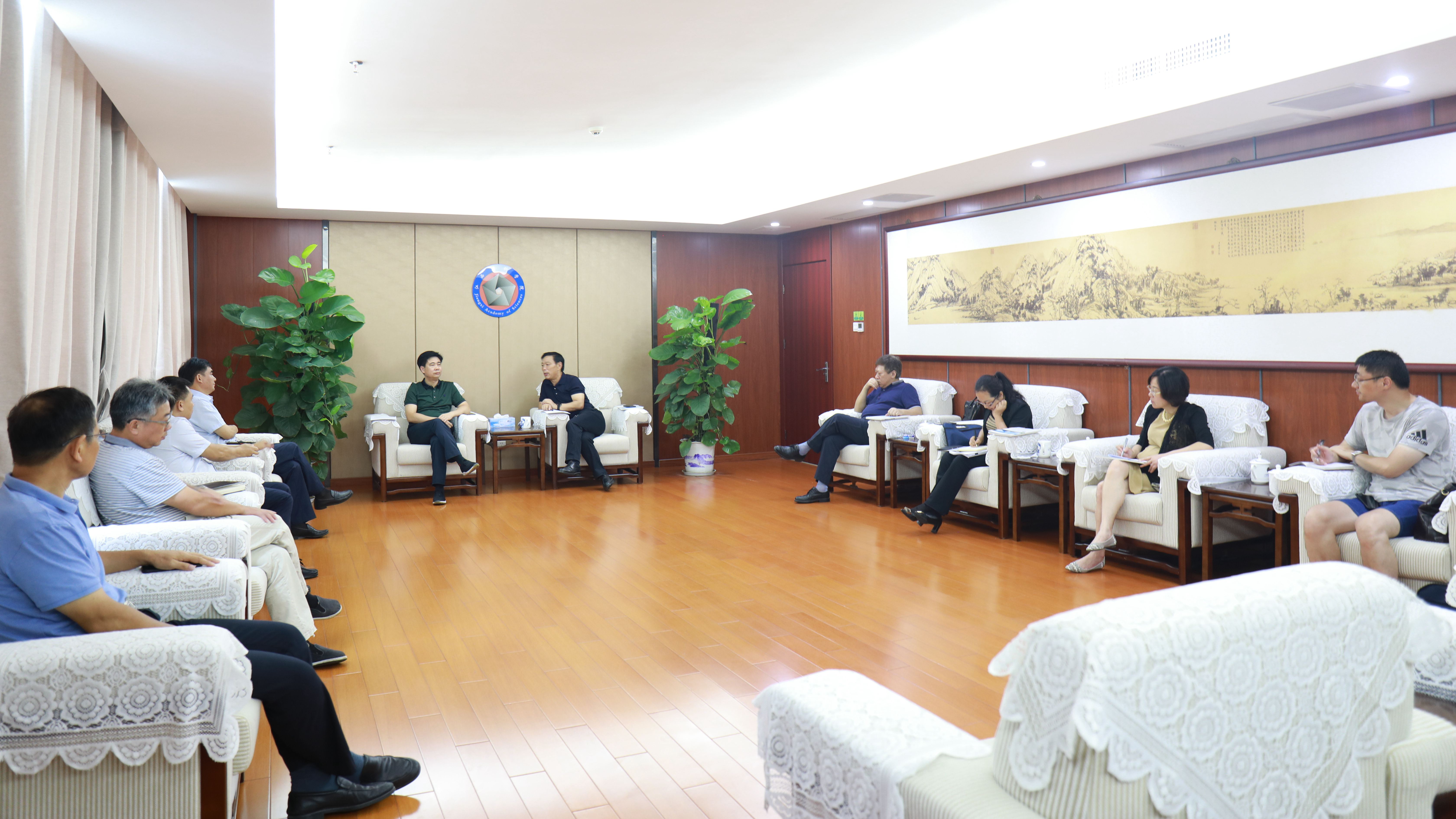 南昌市政府副市长樊三宝带队来院对接工作