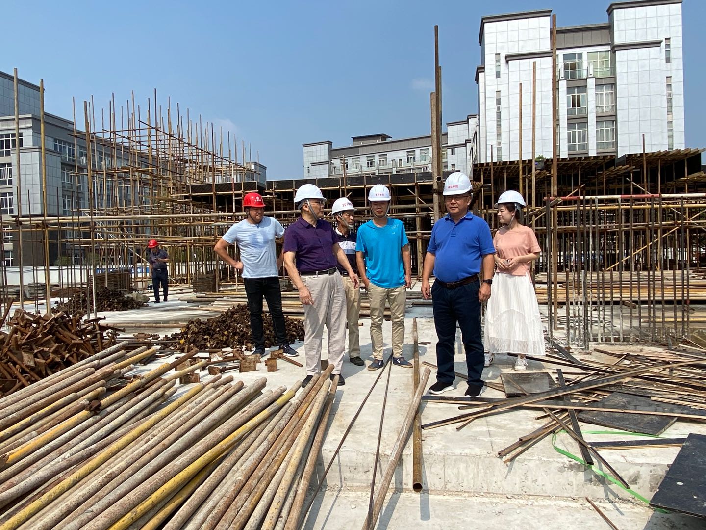 李雄辉调研江西产业技术创新与育成中心施工现场