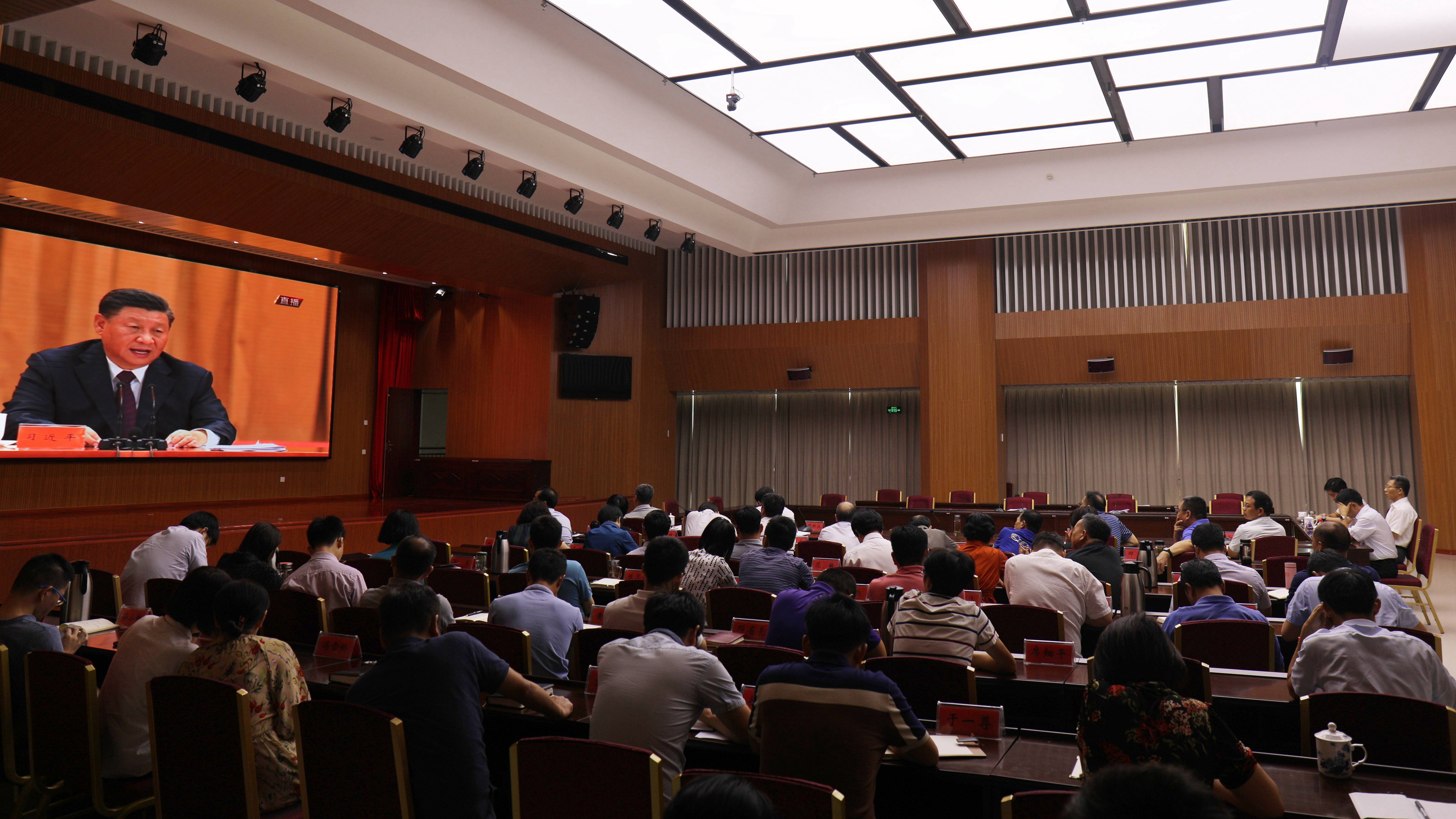 罗小云副省长在我院收看全国抗击新冠肺炎疫情表彰大会并调研科技创新工作