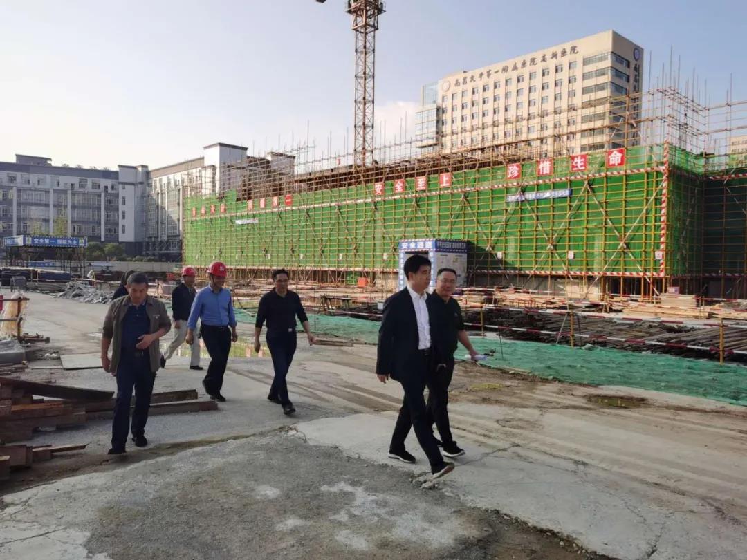 熊绍员检查节前安全工作，李雄辉陪同