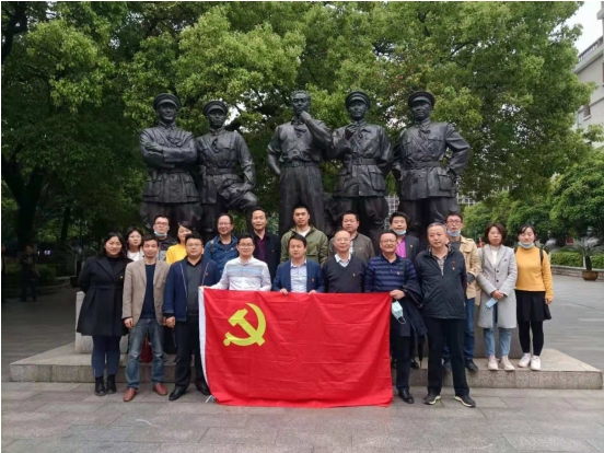 在军旗升起的地方聆听党史故事