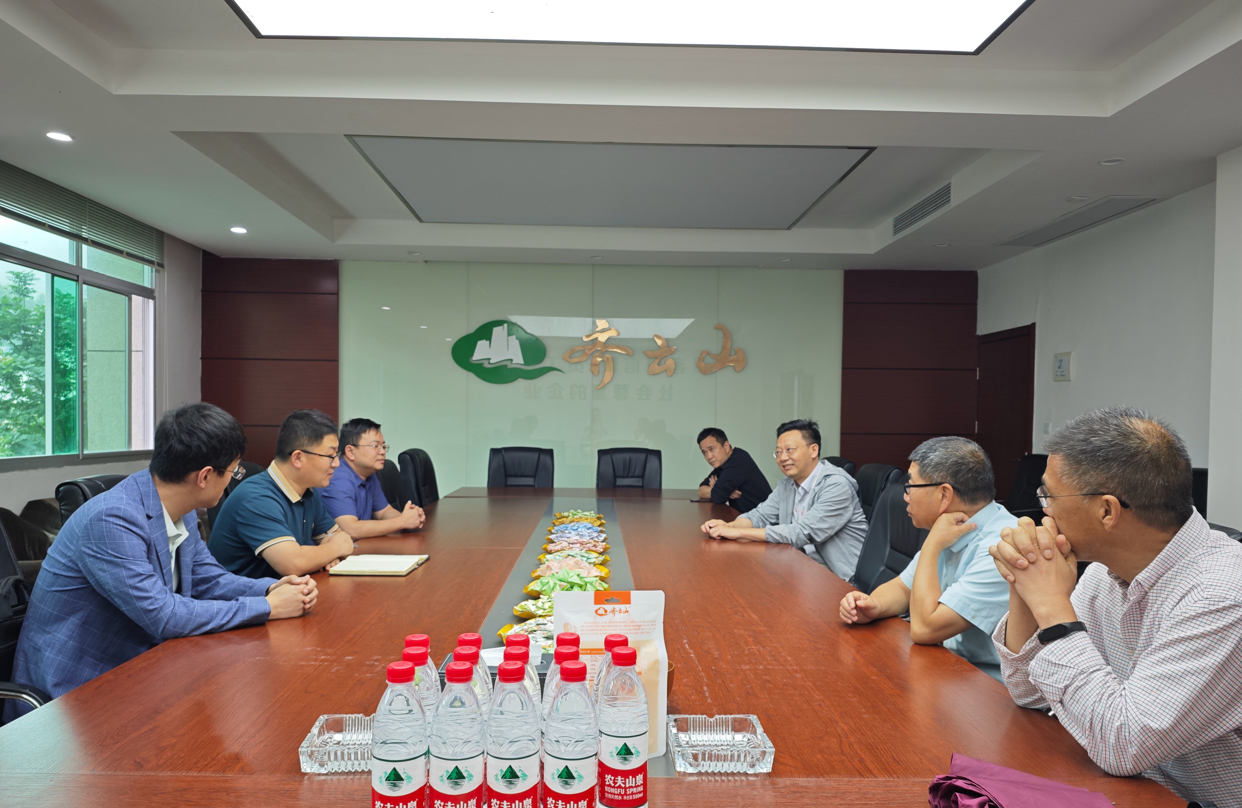 高柱赴崇义县调研