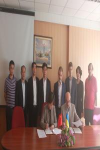 我院科技战略研究所与乌克兰国家科学院经济与预测研究所签订合作协议