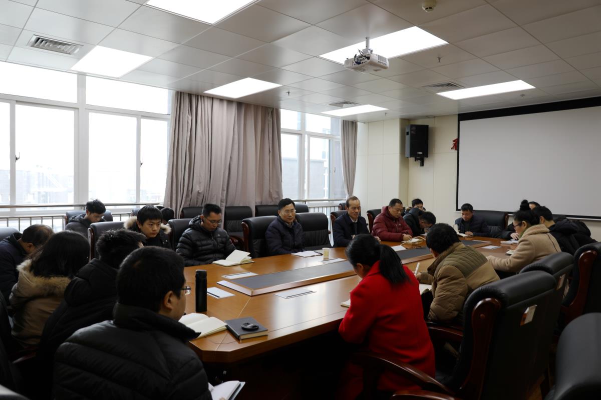 李华研究员应邀到物理所基金交流1.jpg