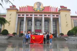 生资所党支部和后勤中心党支部共同前往甘祖昌故居和安源路矿工人运动纪念馆参观学习