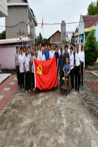 生物资源研究所党支部和微生物所党支部抚州市株山村扶贫点开展“为民服务解难题”主题党日活动