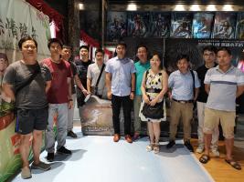 科技战略研究所党支部组织党员干部及职工观看《八子》