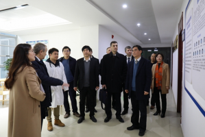 白俄罗斯国家科学院主席团第一副主席一行莅临我所参观指导