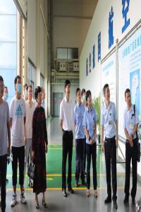 学习劳模精神,争当时代先锋