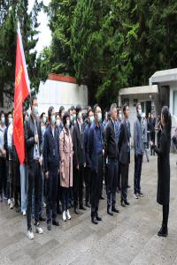 我院举行祭奠革命先烈重温入党誓词活动