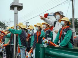 陪留守儿童过六一：观赣江江豚，学生态知识 