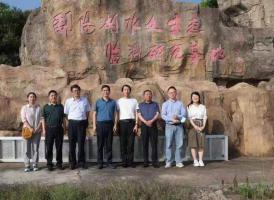 省院合作开展丰水期鄱阳湖江豚考察 